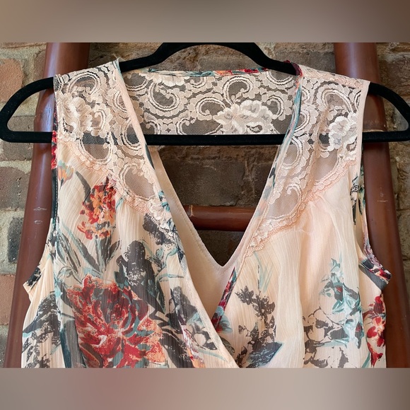 Beautiful floral Flowy dress - Vero Moda - Size Medium - Picture 2 of 5